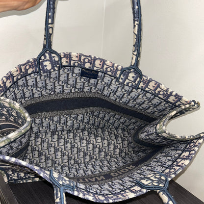 CLEARANCE CHRISTIAN DIOR Large Book Tote #271 (MSRP $3520)
