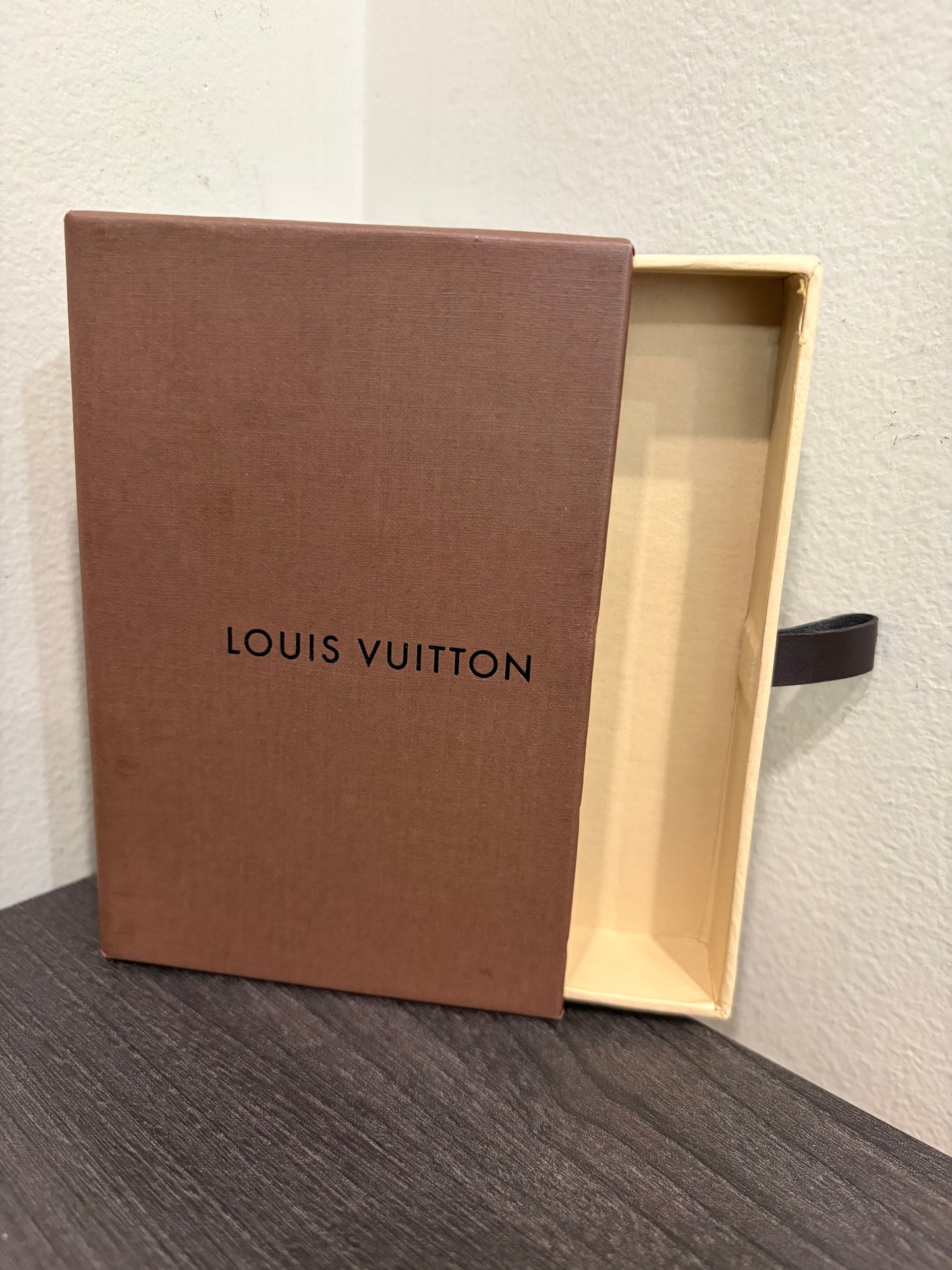 #1101-05 LOUIS VUITTON Small Storage Box