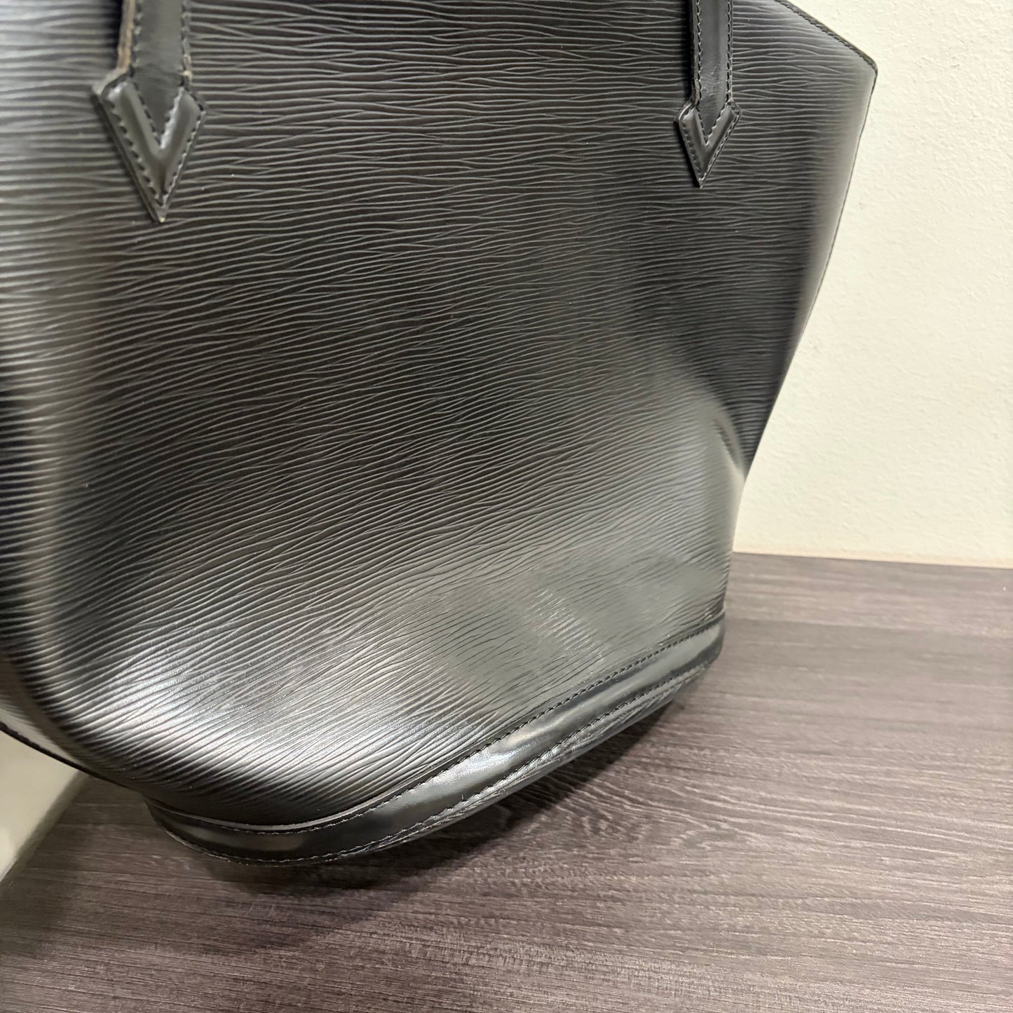 #8227 LOUIS VUITTON Epi Leather St Jacques GM