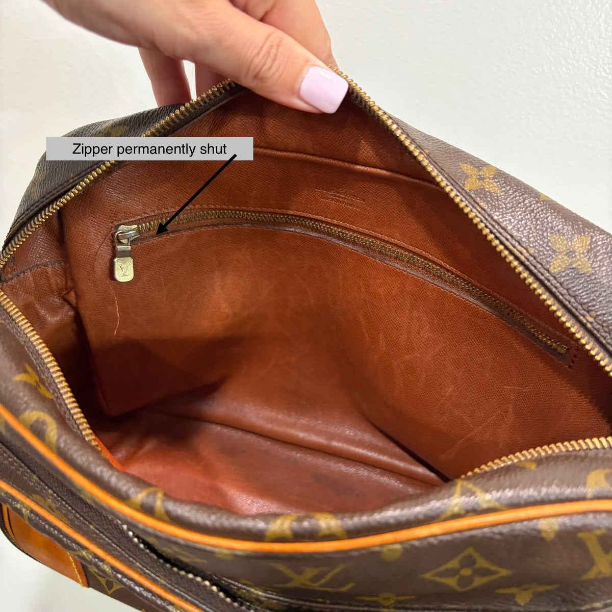 #108 LOUIS VUITTON Nile Crossbody