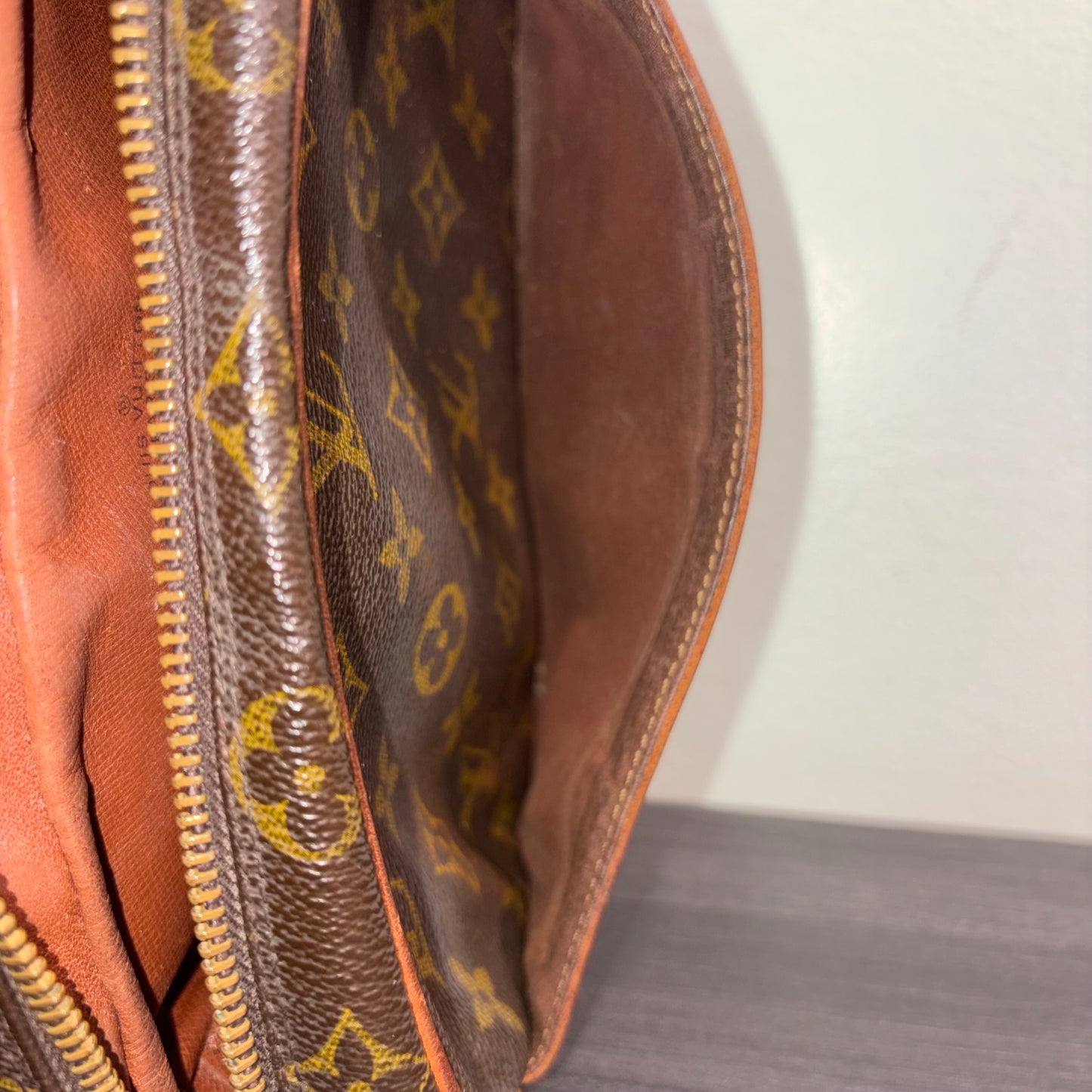 8914 LOUIS VUITTON Monogram Compiegne 23