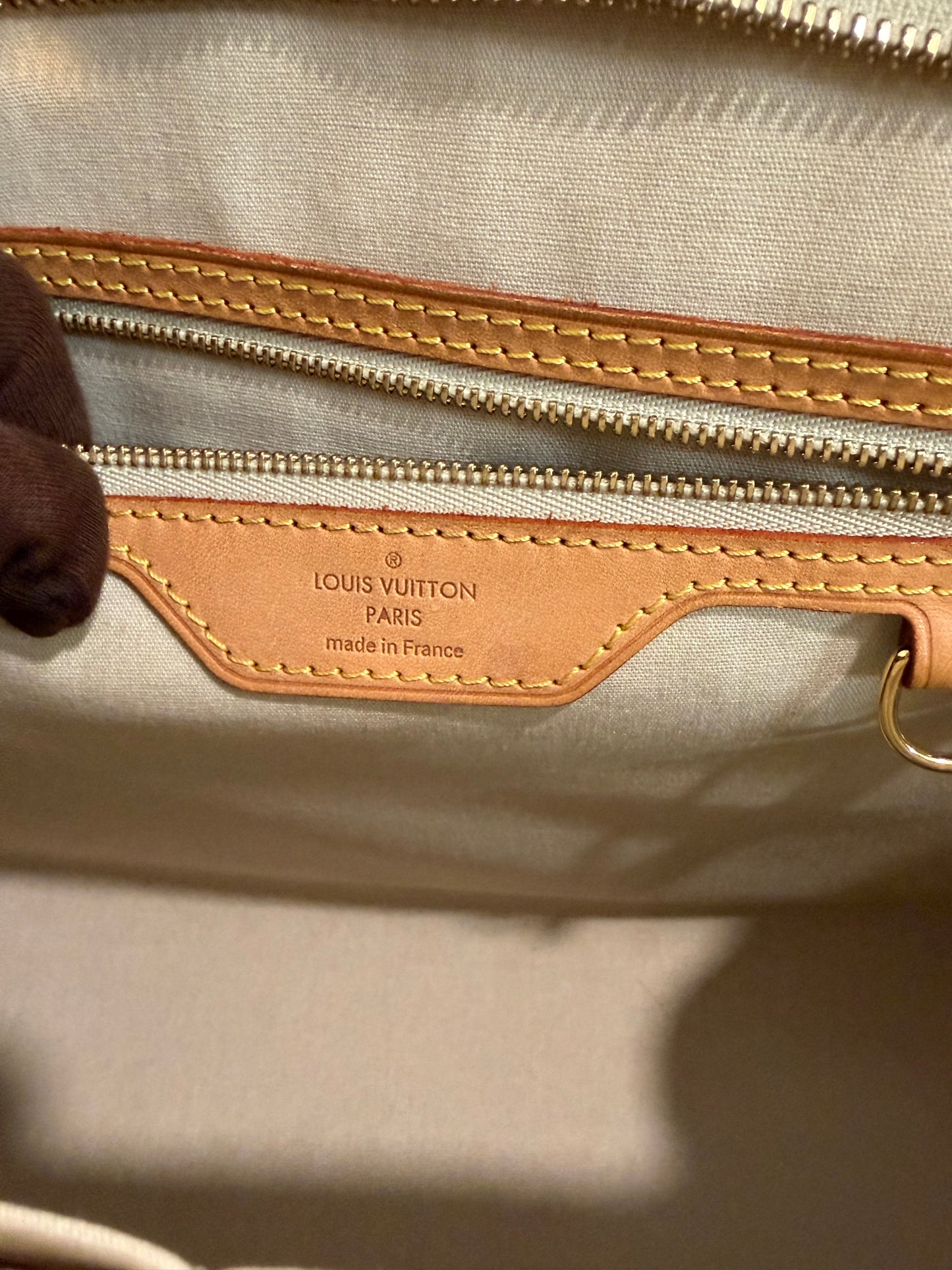 8857 LOUIS VUITTON Yellow Vernis Brea MM