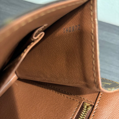 8872 LOUIS VUITTON Dame 29