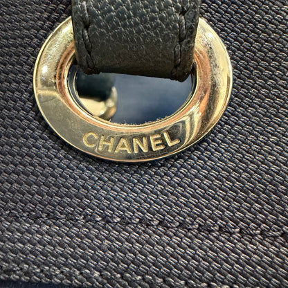 8894 CHANEL Quilted Navy Biarritz Tote