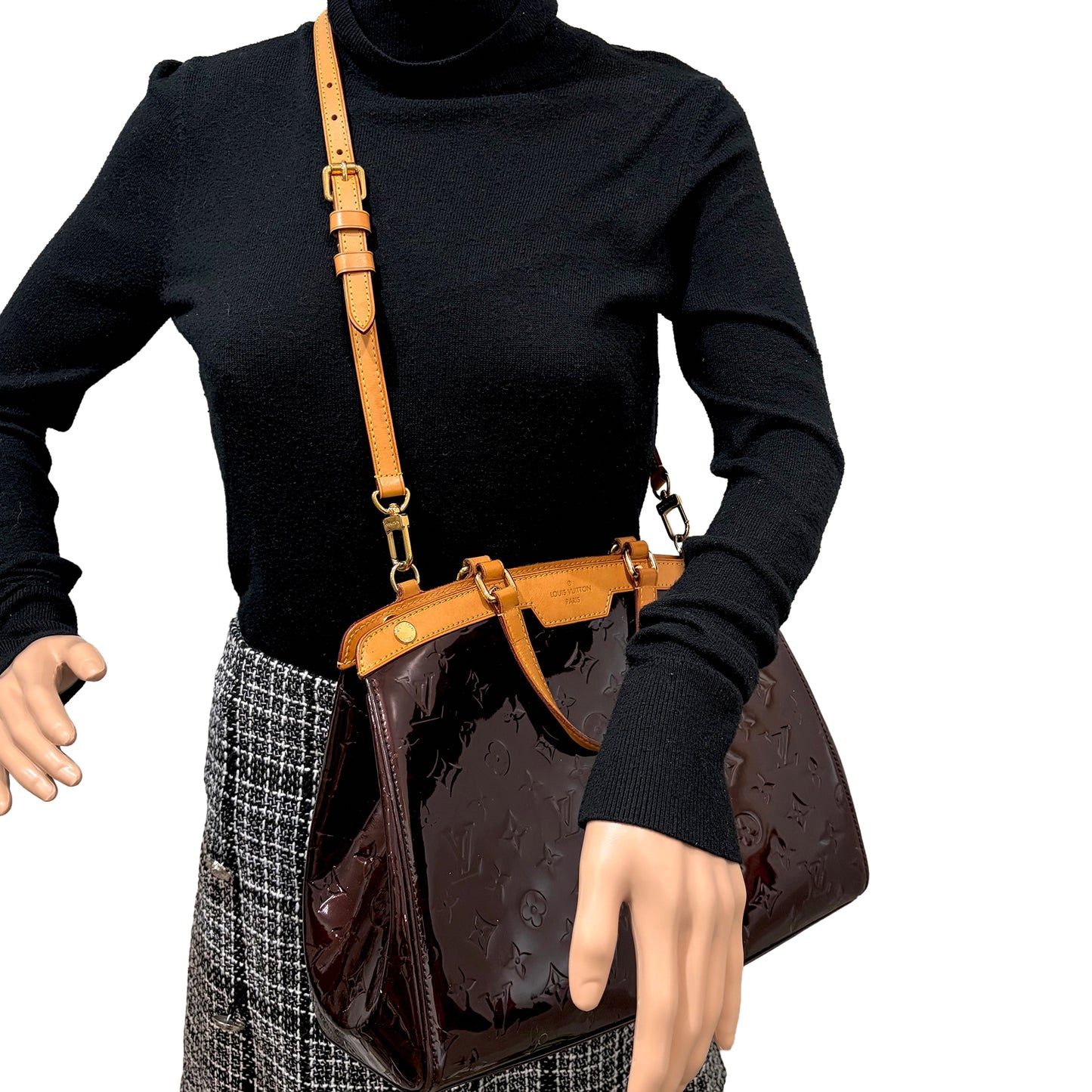 #8241 LOUIS VUITTON Amarante Vernis Brea MM