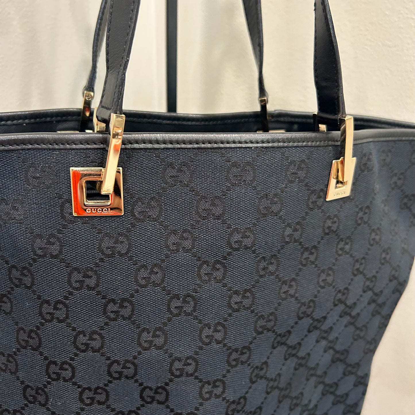 1062 GUCCI Canvas Bucket Tote