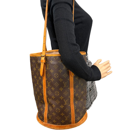 #8202 LOUIS VUITTON Monogram Bucket GM