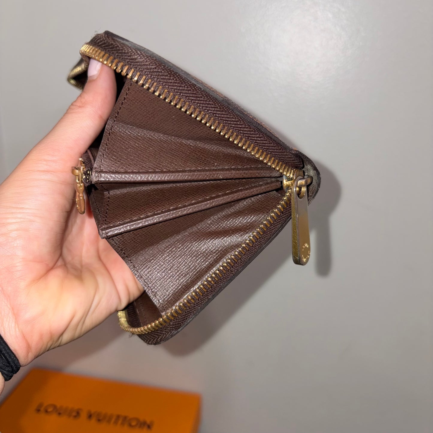 #1101-14 LOUIS VUITTON Damier Ebene Zip Wallet