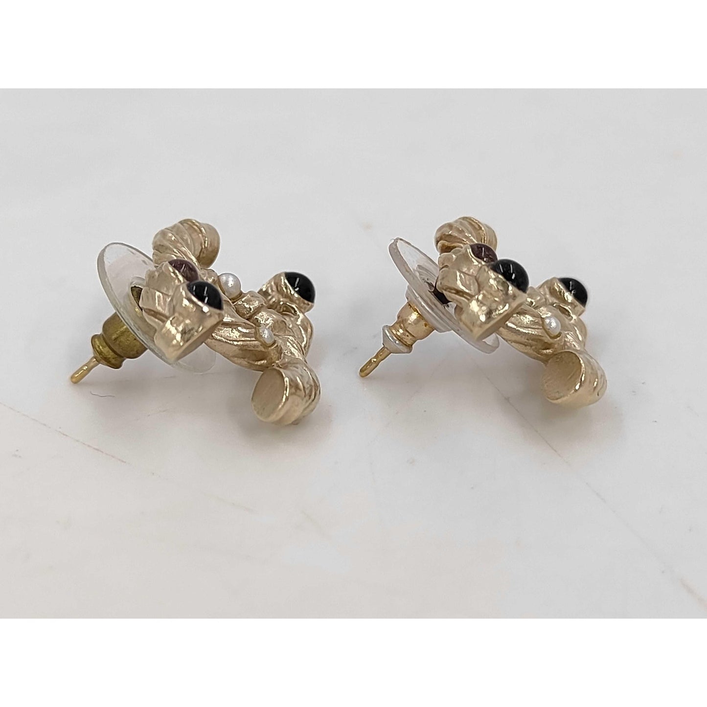 122 CHANEL Earrings
