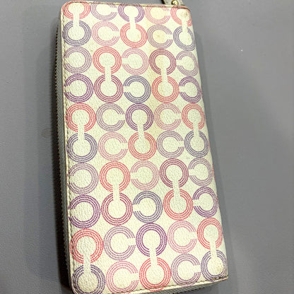 1215-08 COACH Zip Wallet