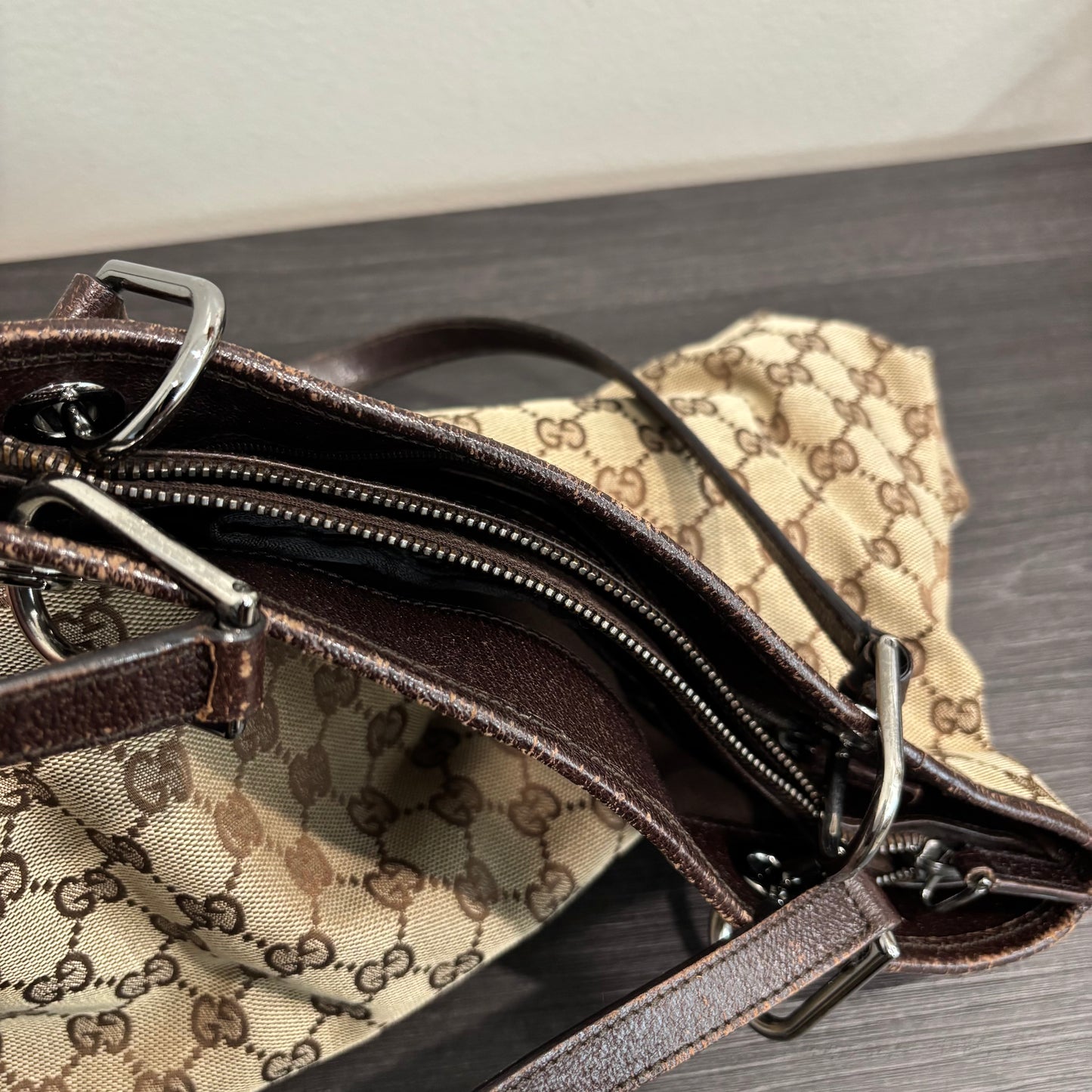8871 GUCCI Brown Canvas Eclipse Tote