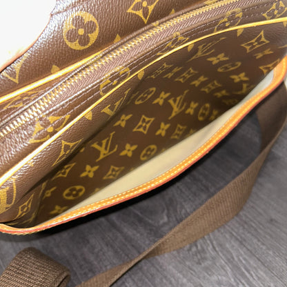 #414 LOUIS VUITTON Reporter PM