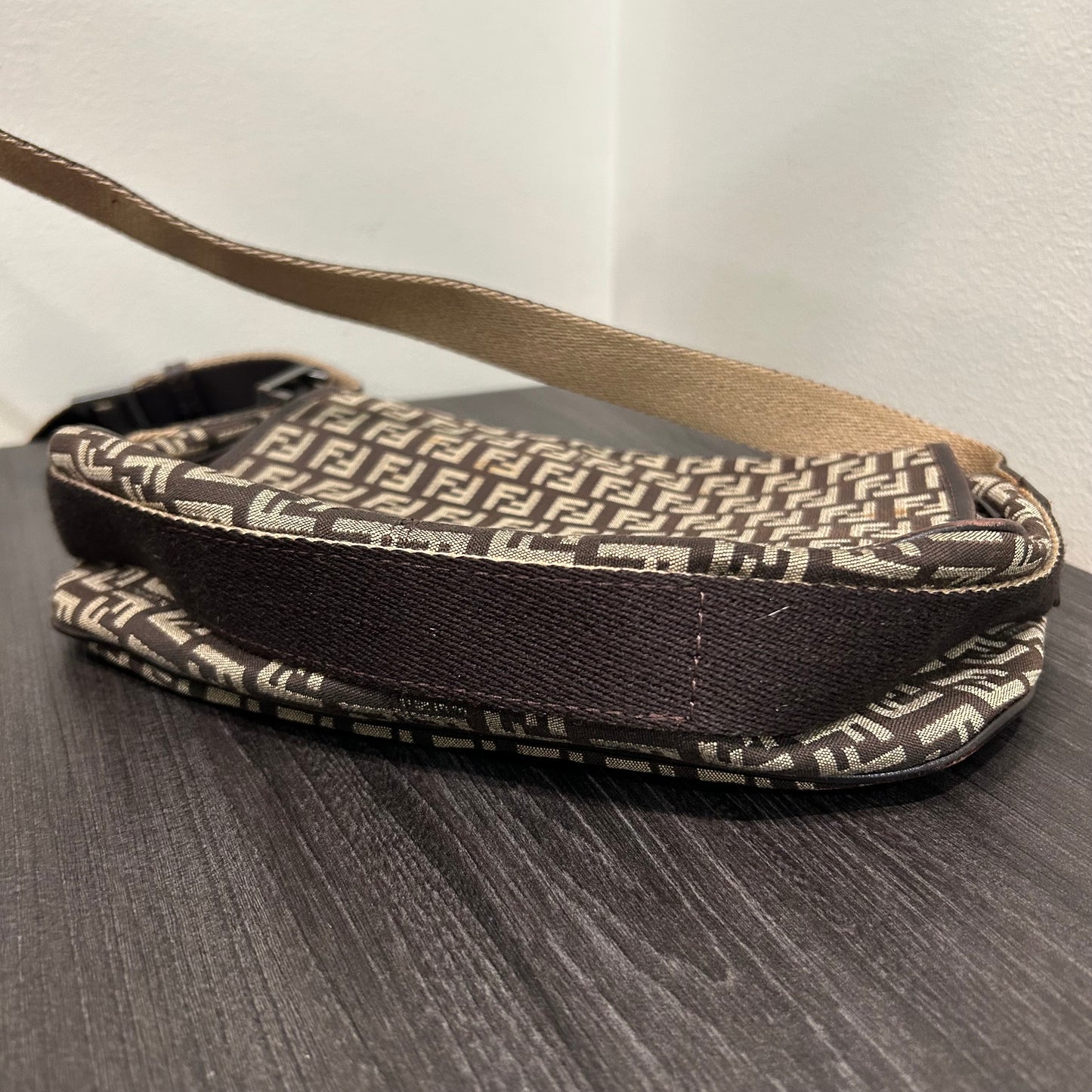 #264 FENDI Crossbody