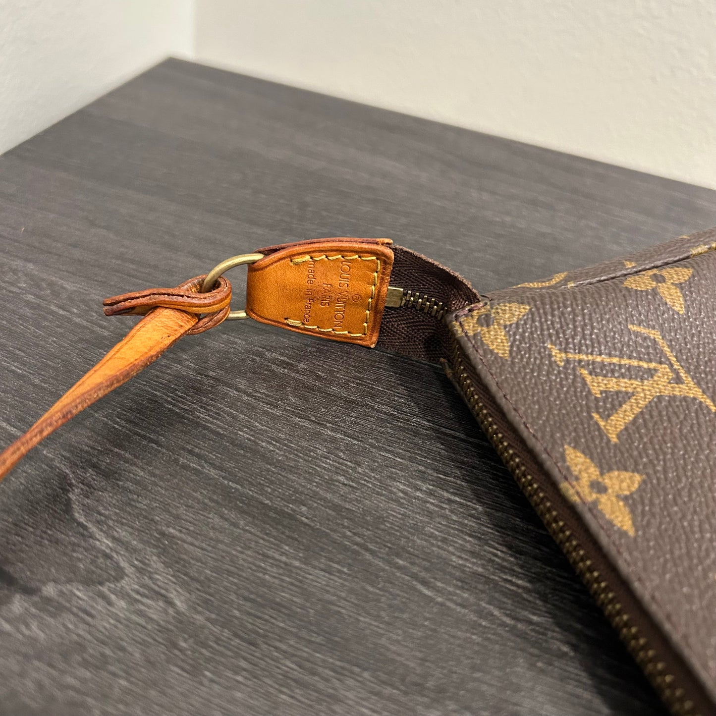 #302 LOUIS VUITTON Pochette