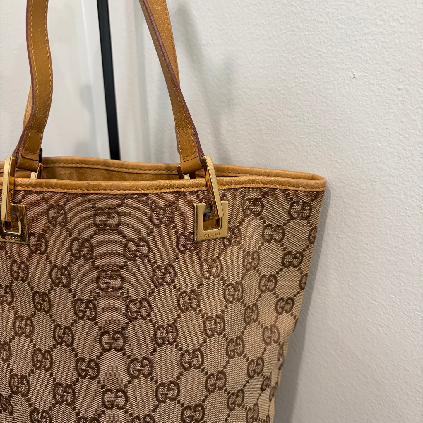 #8207 GUCCI GG Canvas Eclipse Tote