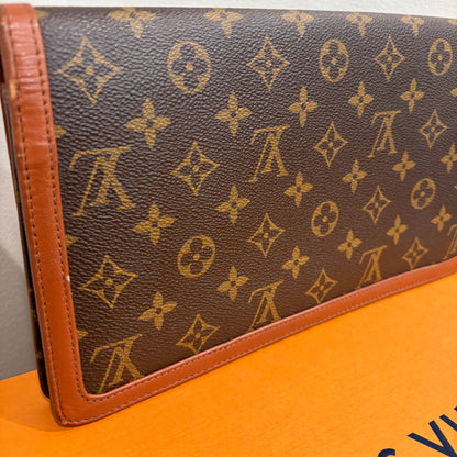 #1101-08 LOUIS VUITTON Monogram Dame 28 with Removable Chain