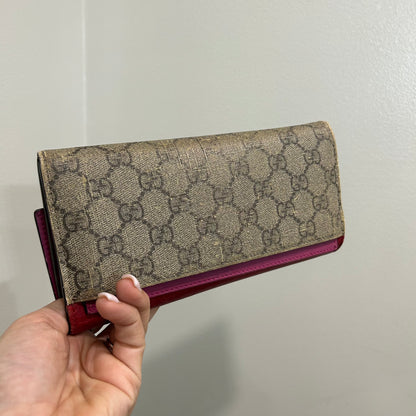 SOLD! Gucci Wallet