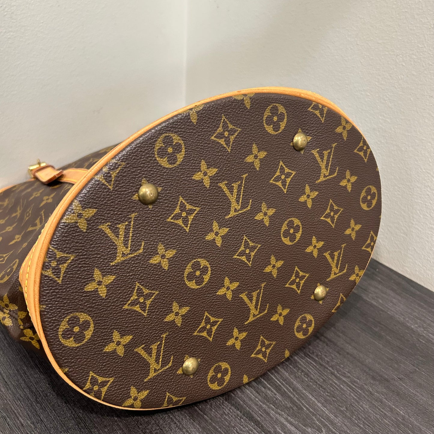 #417 LOUIS VUITTON Bucket GM