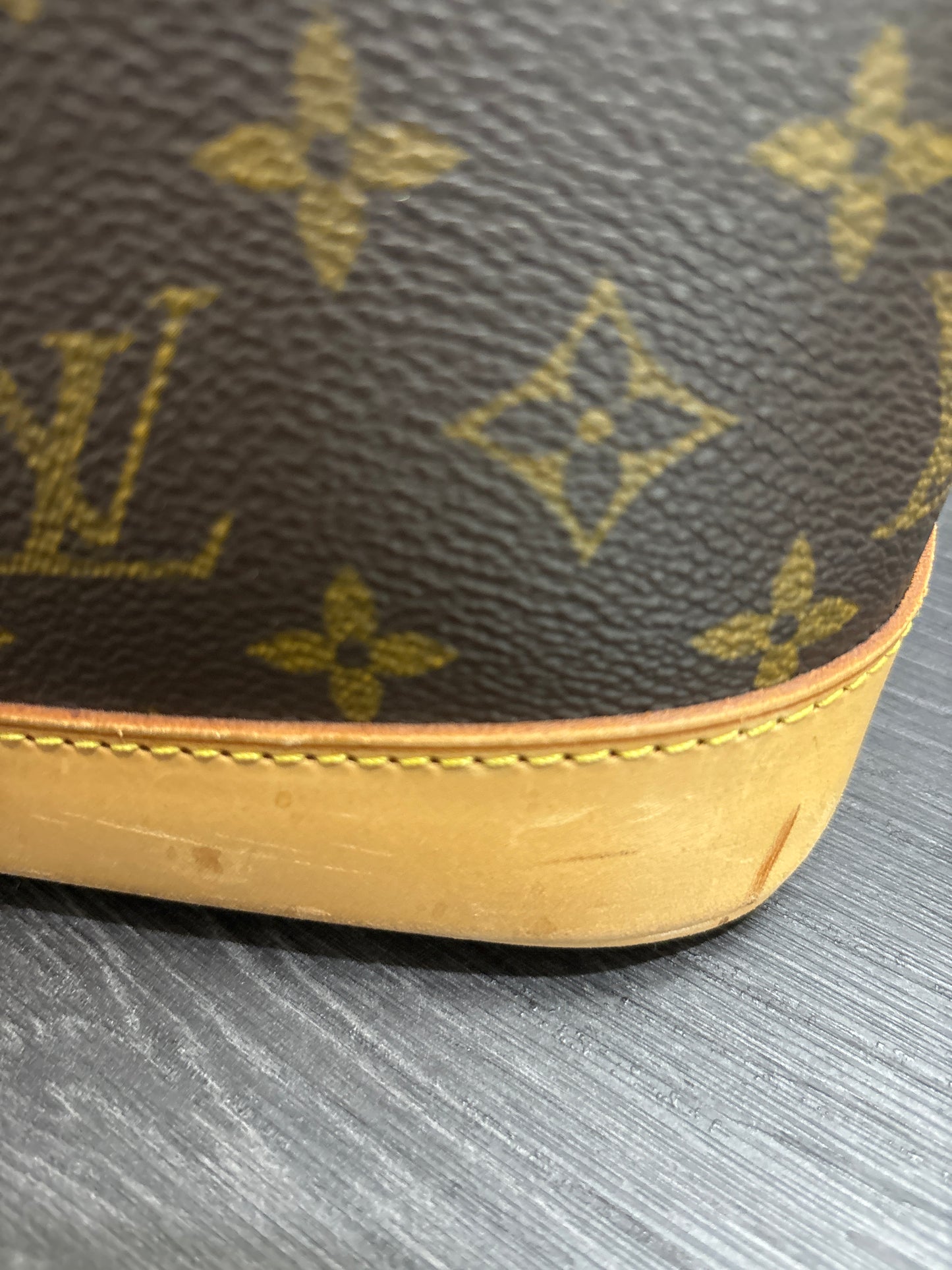#224 LOUIS VUITTON Alma