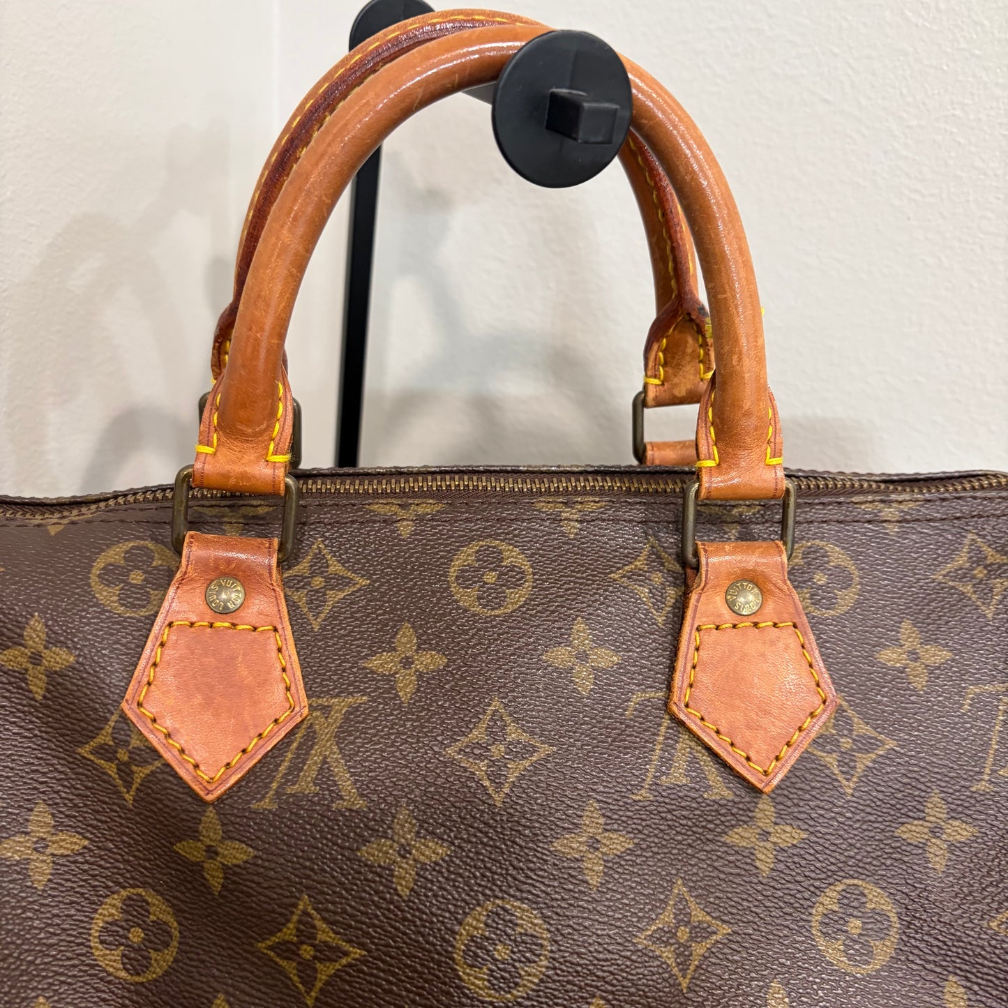 #8231 LOUIS VUITTON Speedy 30