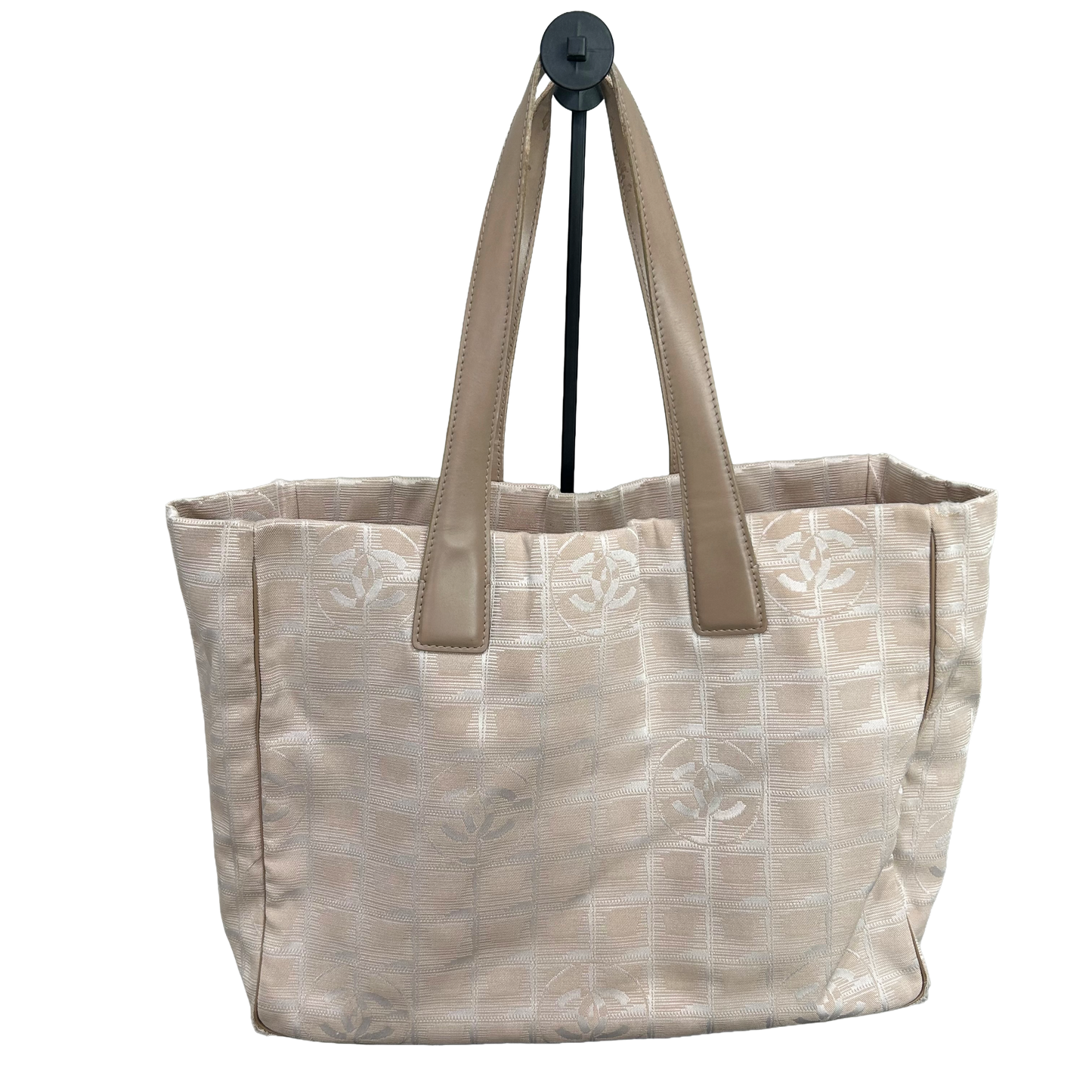 1012 CHANEL Travel Ligne Tote Neutral