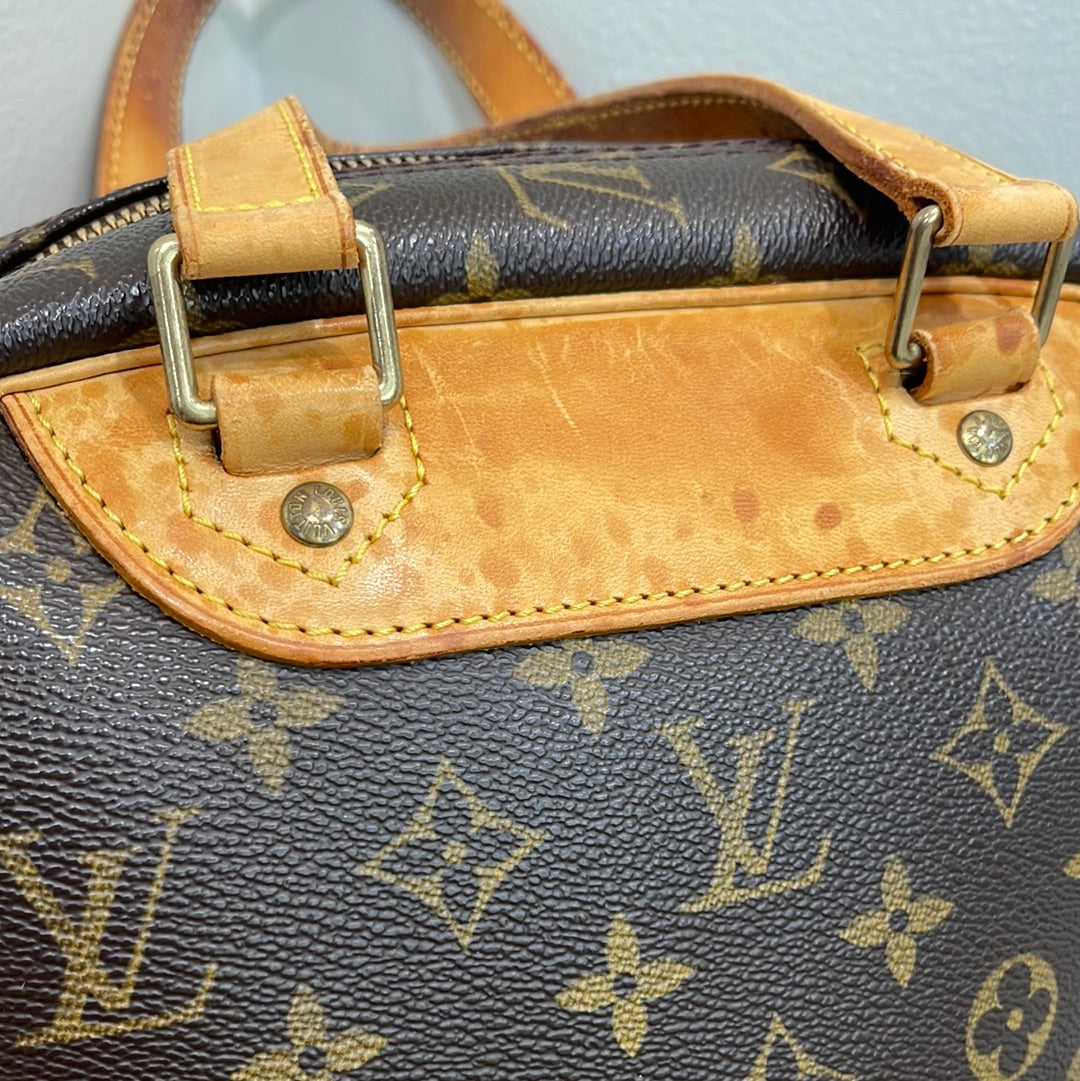 SOLD! Louis Vuitton Monogram Excursion Bag