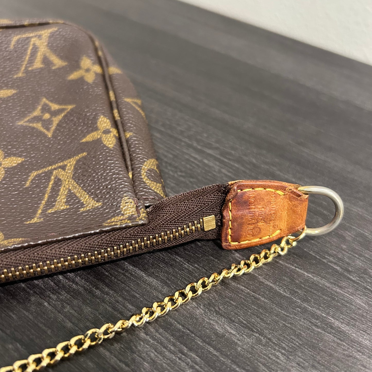CLEARANCE #1008 LOUIS VUITTON Monogram Pochette
