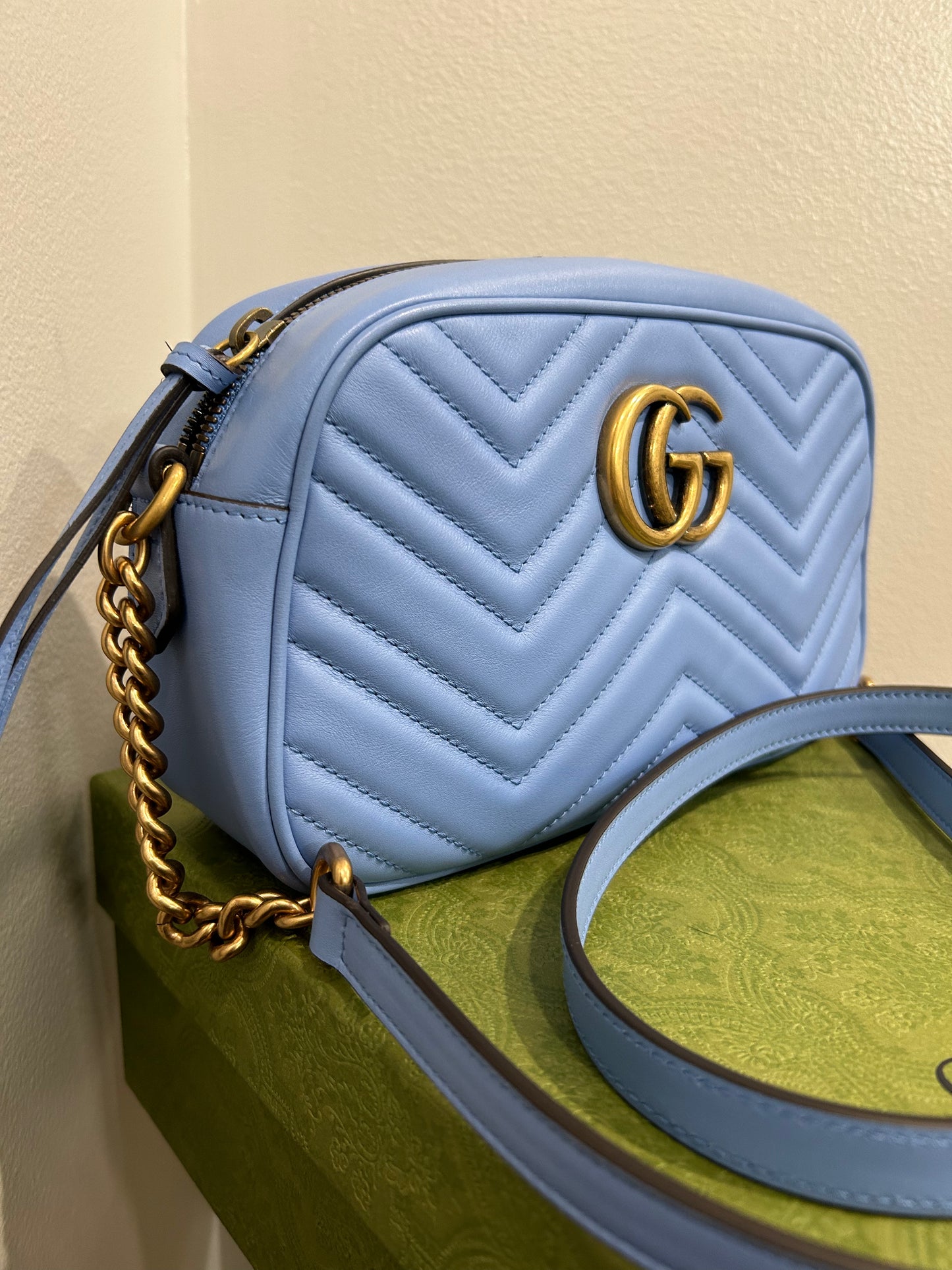 NEW GUCCI GG MARMONT SMALL SHOULDER BAG