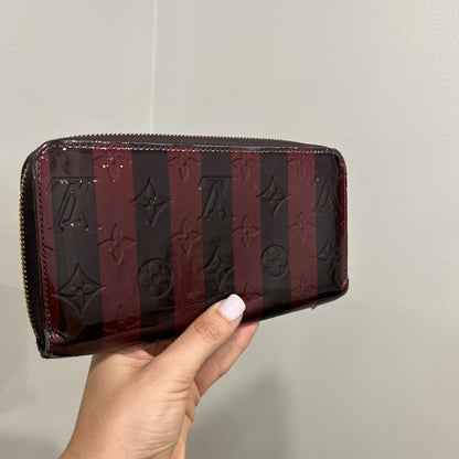 SOLD! Louis Vuitton Vernis Zip Wallet