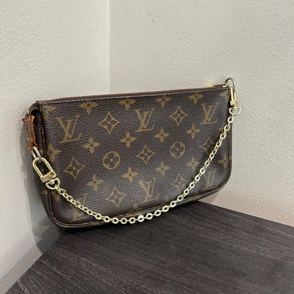 #206 LOUIS VUITTON Pochette