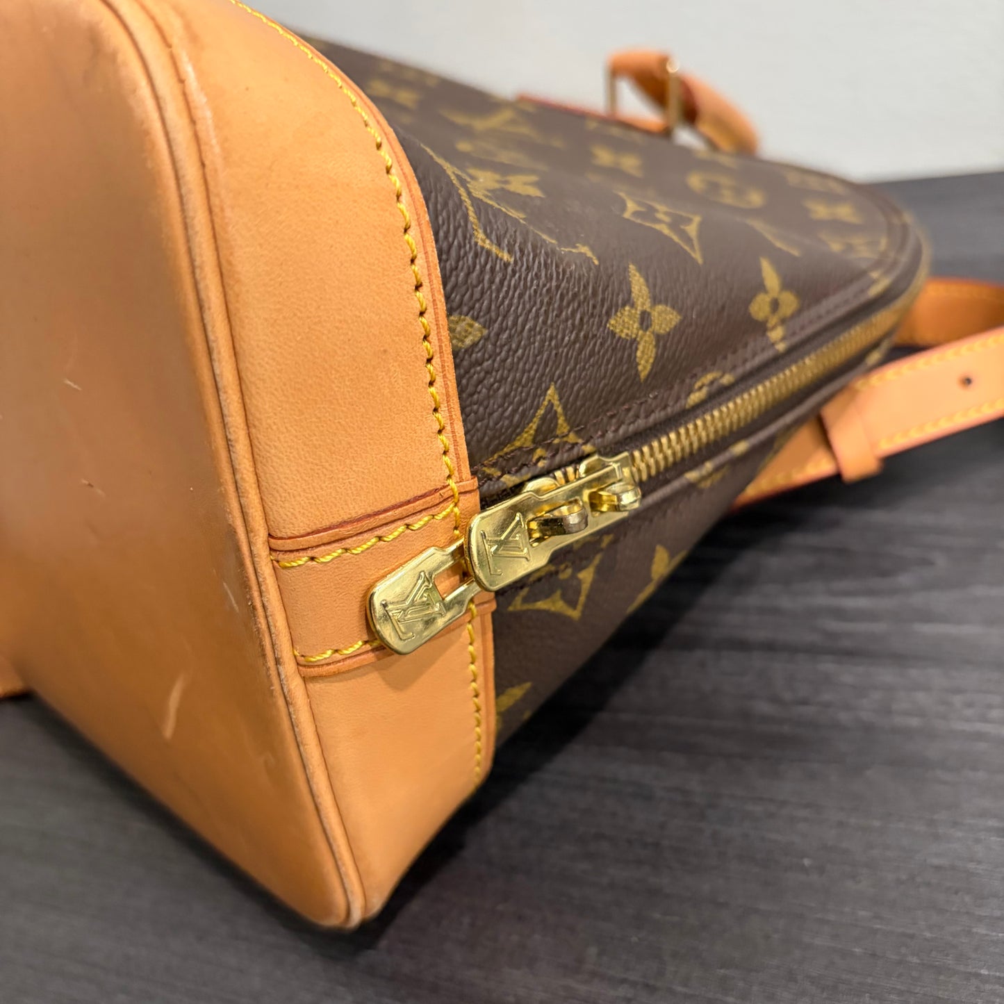 #8217 LOUIS VUITTON Alma PM