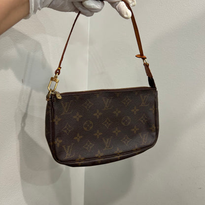 #311 LOUIS VUITTON Pochette