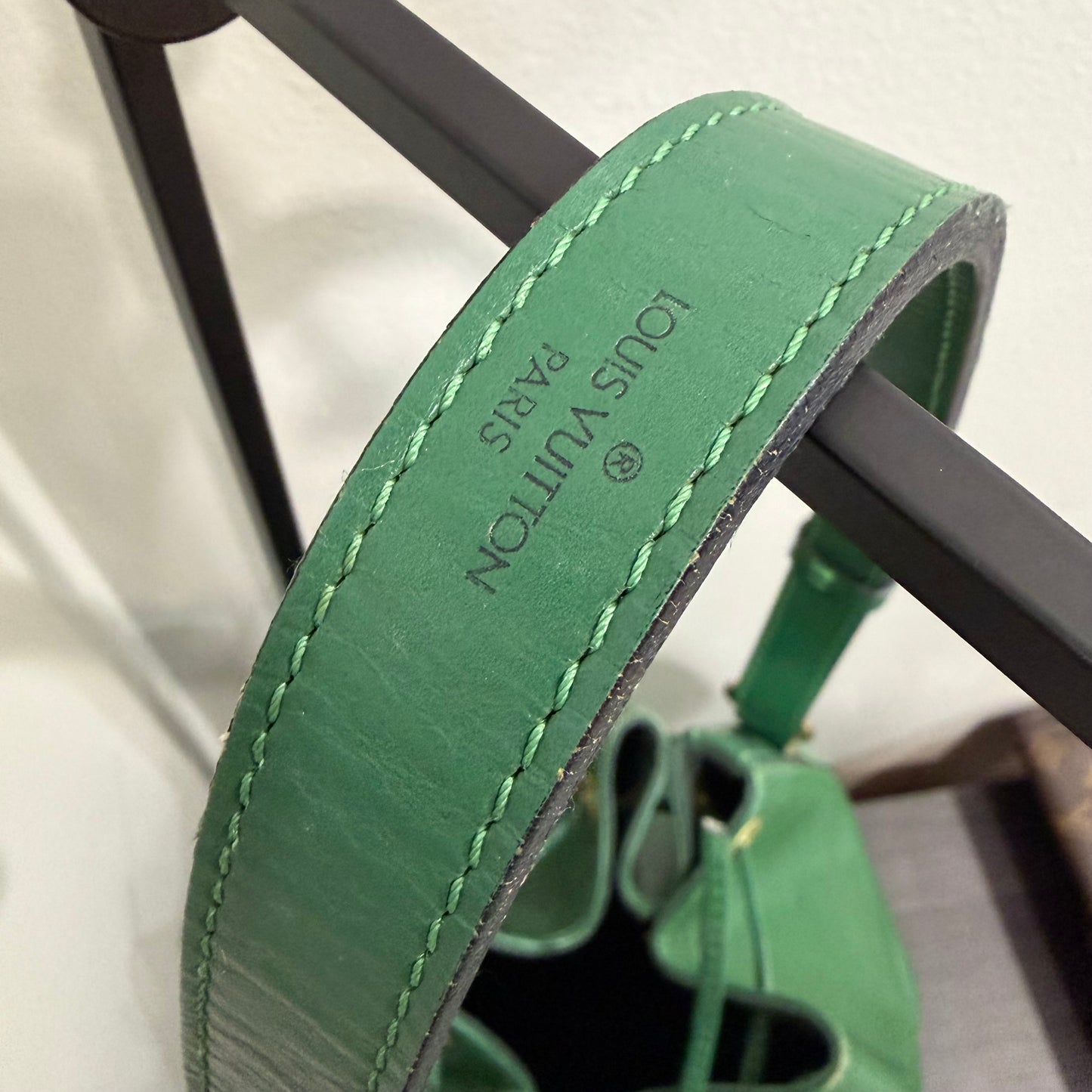 #8257 LOUIS VUITTON Green Petit Noe