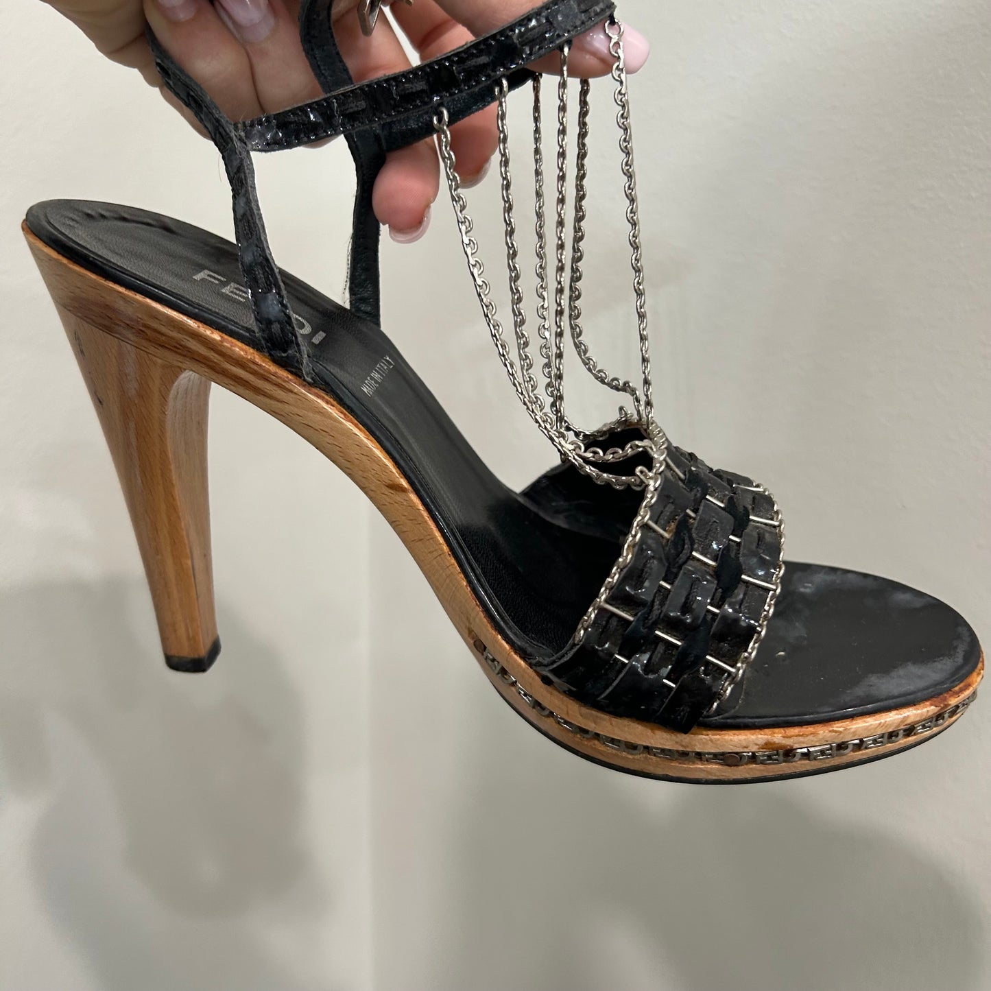 CLEARANCE Fendi Shoes 35EU