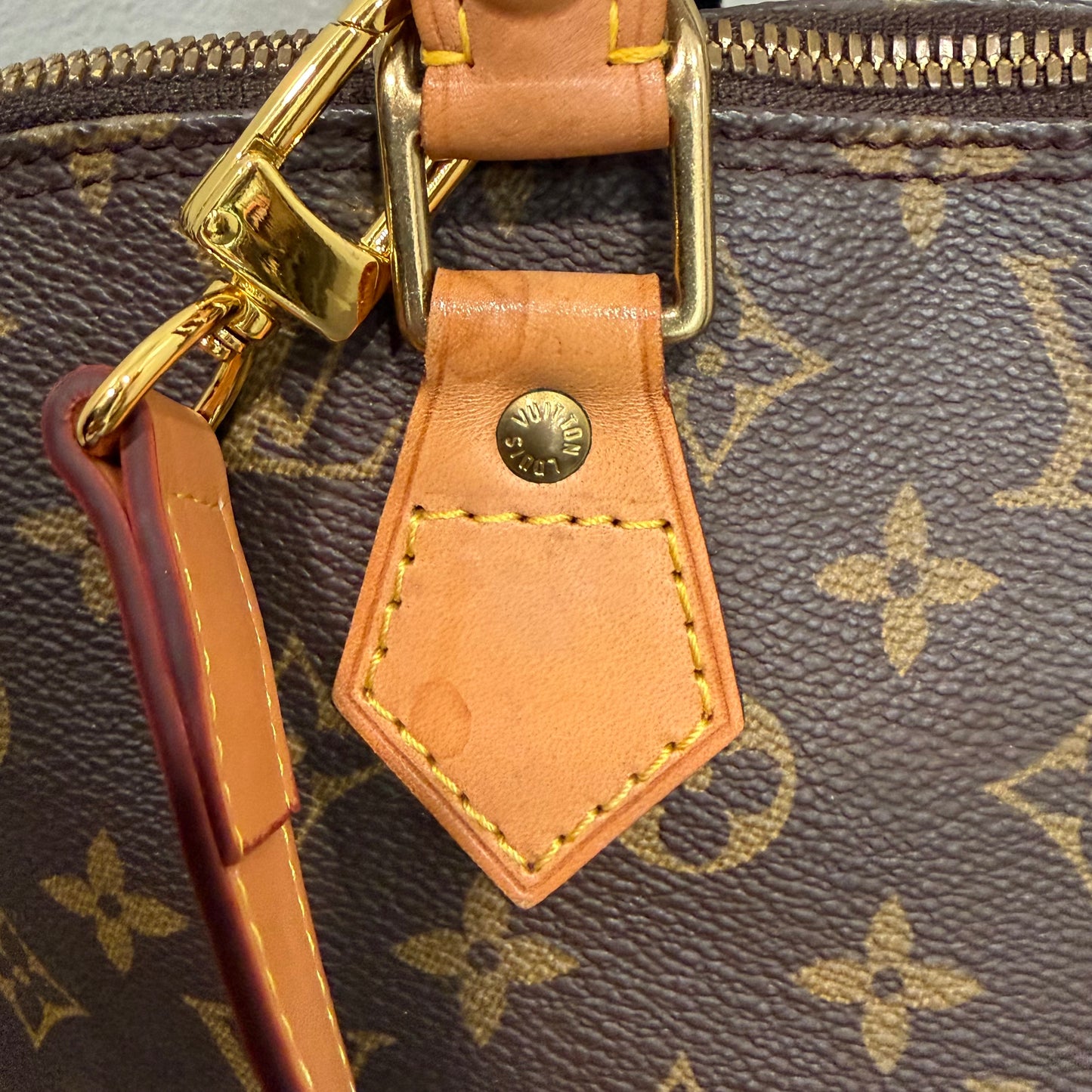 #8217 LOUIS VUITTON Alma PM