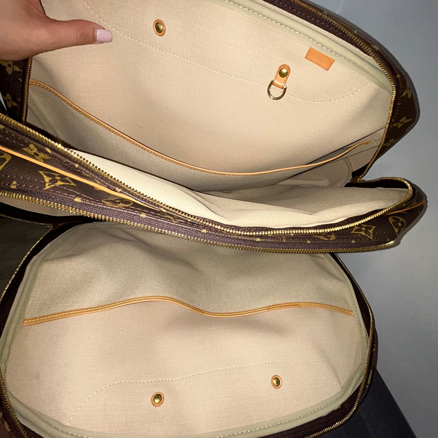 #267 LOUIS VUITTON Alize Trois Poche