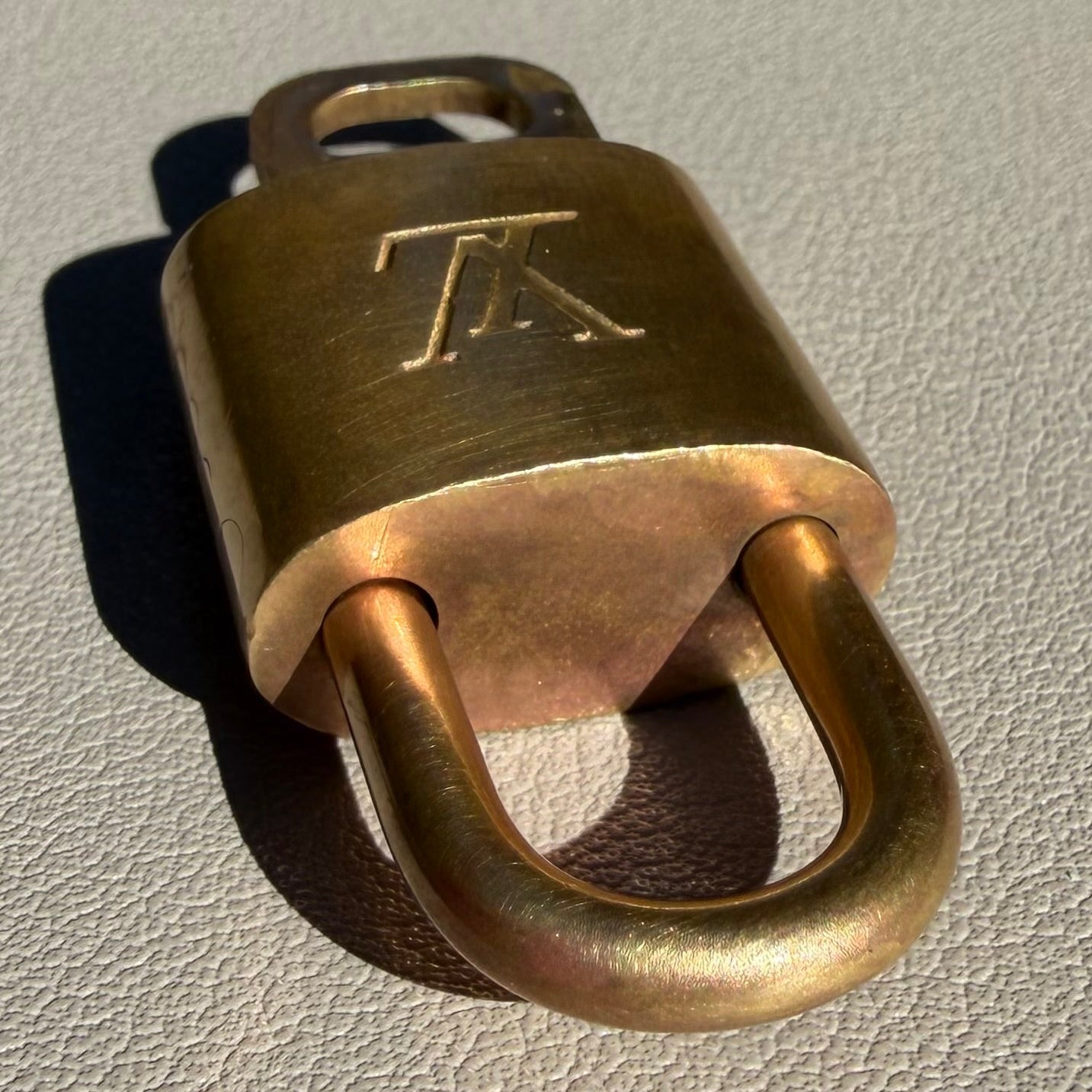 #1101-13 LOUIS VUITTON Lock & Key No. 308