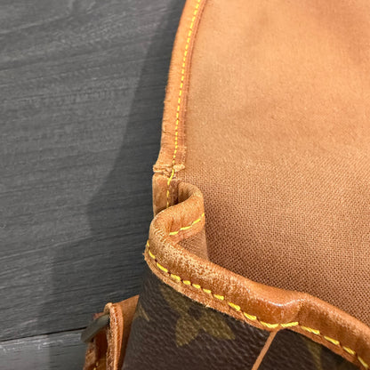 #3206 LOUIS VUITTON  Monogram  Gibeciere GM