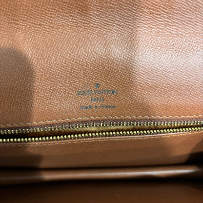 8872 LOUIS VUITTON Dame 29