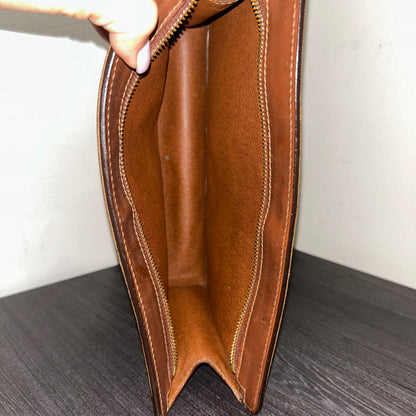 1073 LOUIS VUITTON Pouch