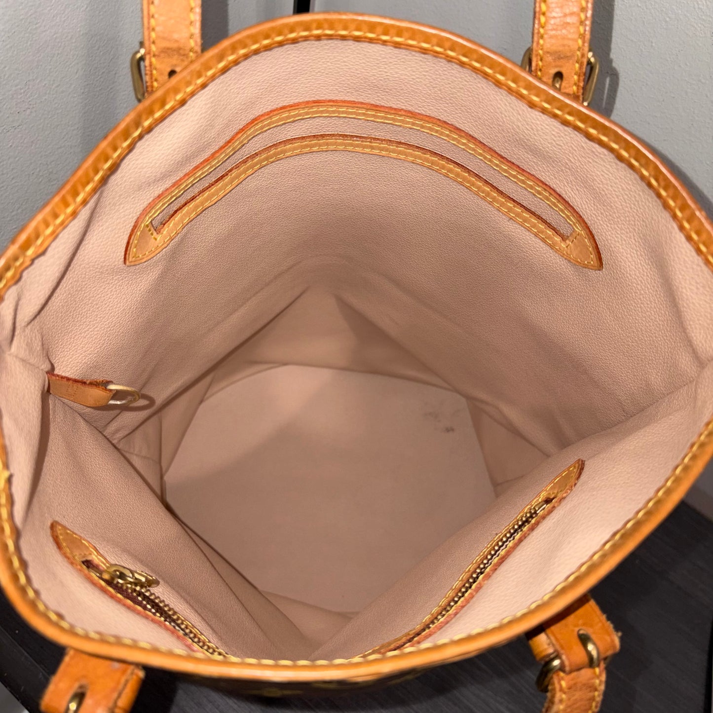 #8202 LOUIS VUITTON Monogram Bucket GM