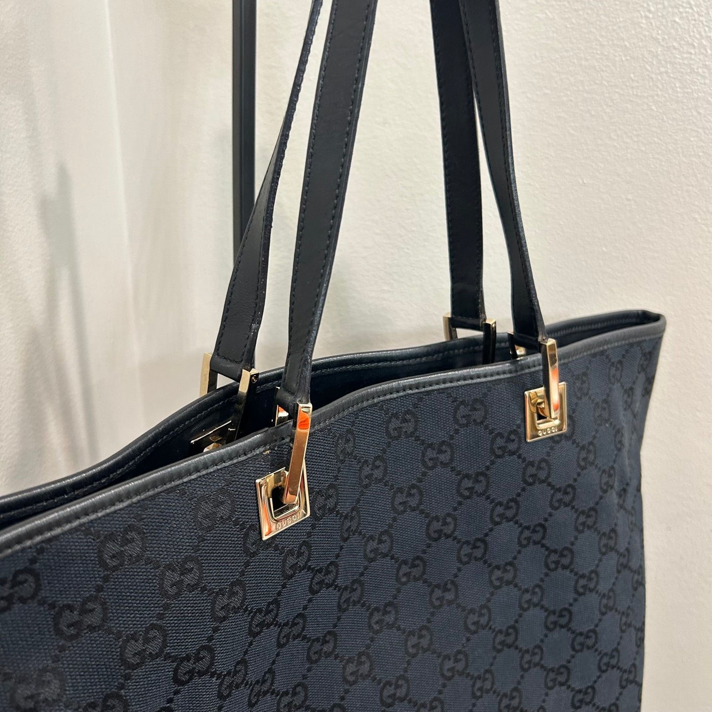 1062 GUCCI Canvas Bucket Tote