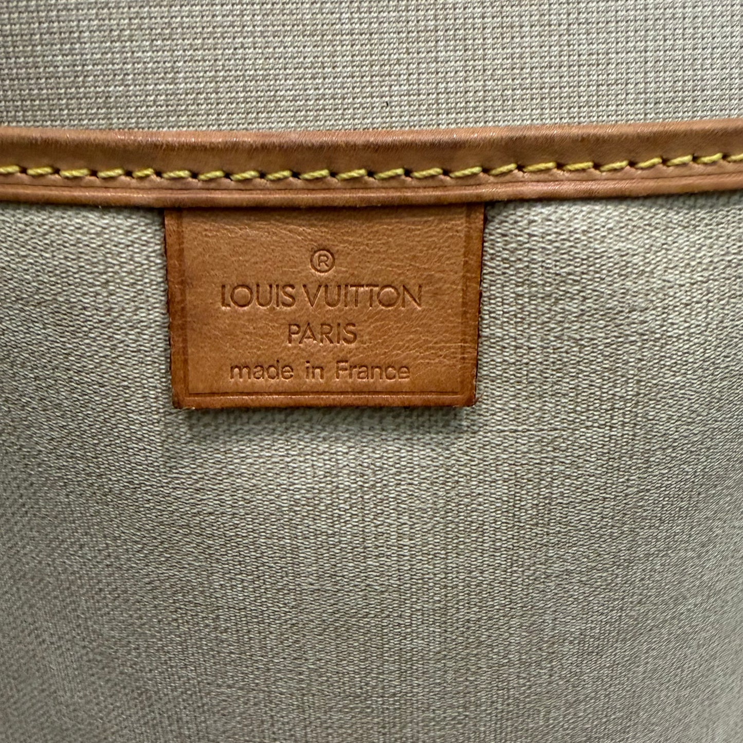 8913 LOUIS VUITTON Monogram Excursion