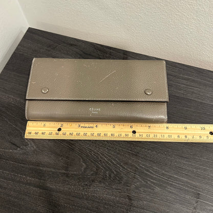 #111 Celine Wallet