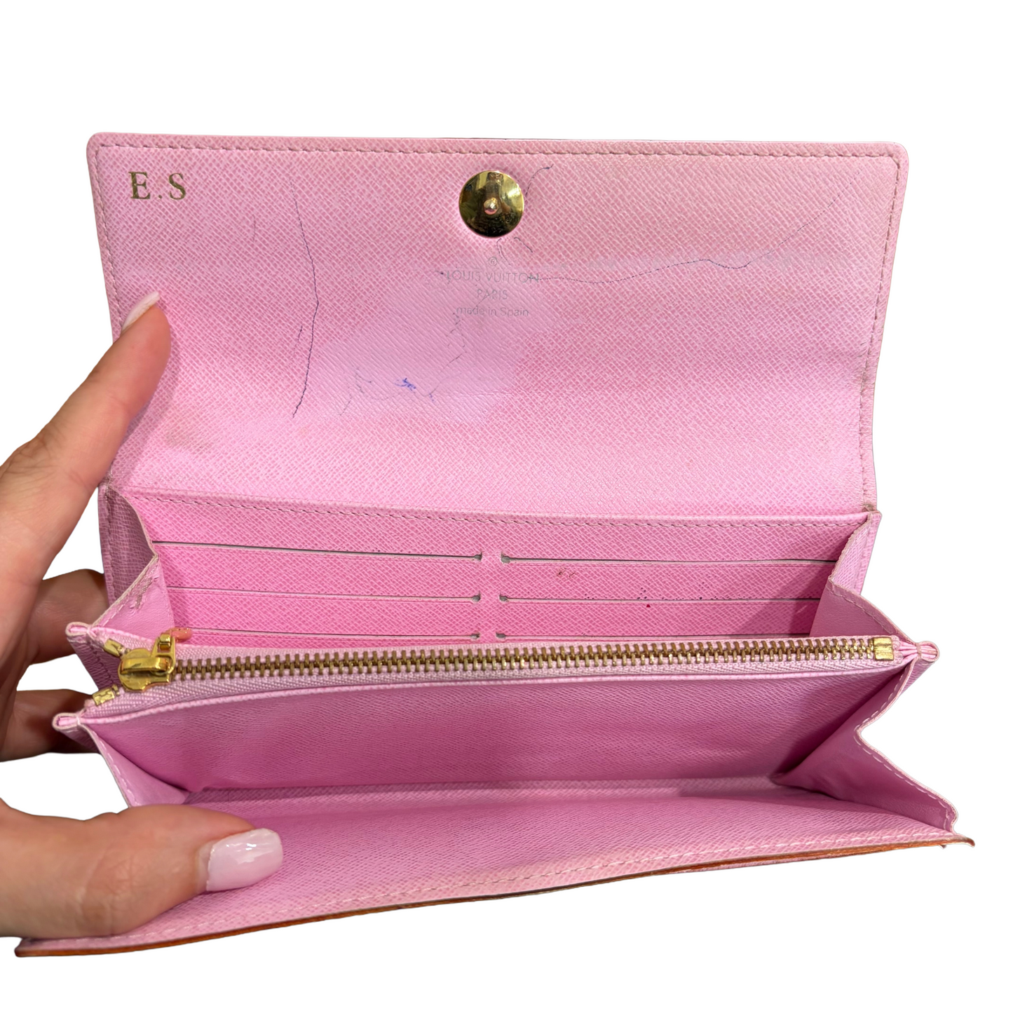 #1101-03 LOUIS VUITTON x MURAKAMI White & Pink Sarah Wallet with Removable Chain