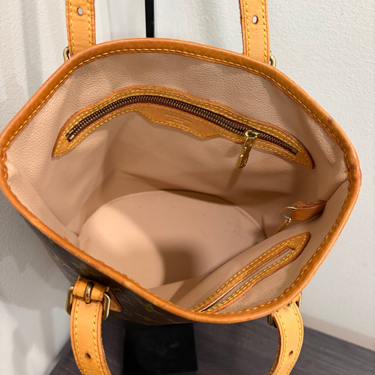 #1710 LOUIS VUITTON Monogram Bucket PM