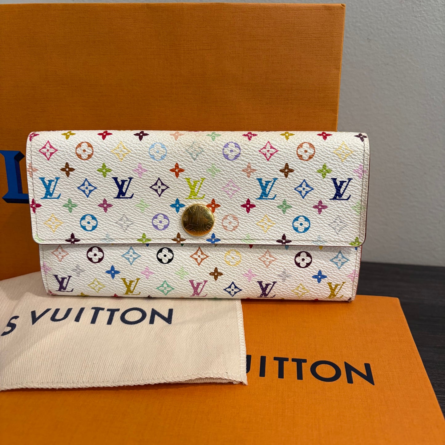 #1101-03 LOUIS VUITTON x MURAKAMI White & Pink Sarah Wallet with Removable Chain
