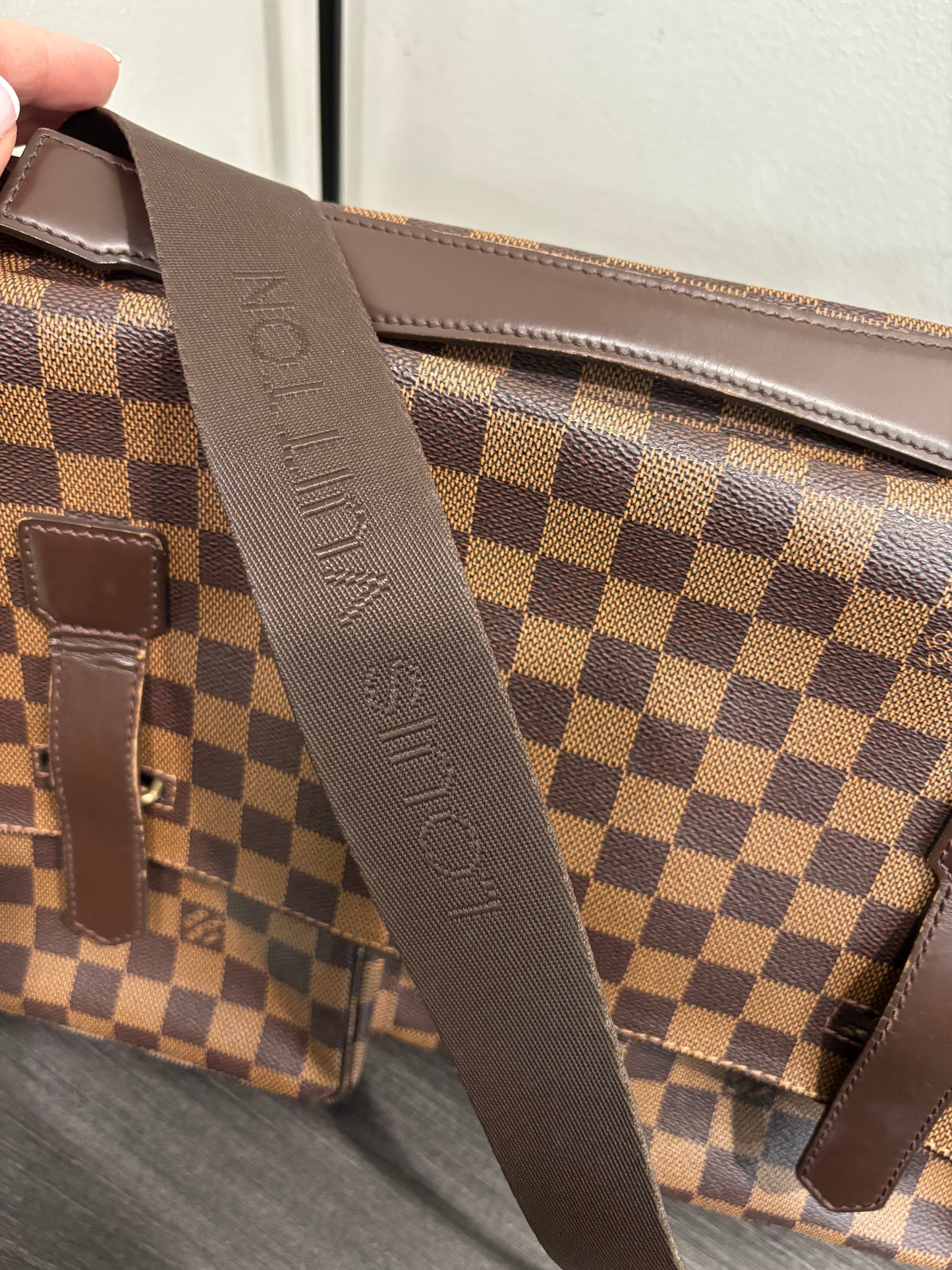 8882 LOUIS VUITTON Damier Broadway Shoulder Bag