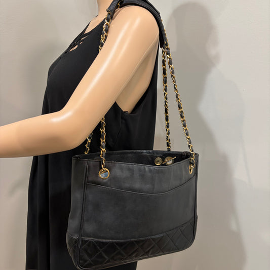 #1106 CHANEL Vintage Black Lambskin Tote