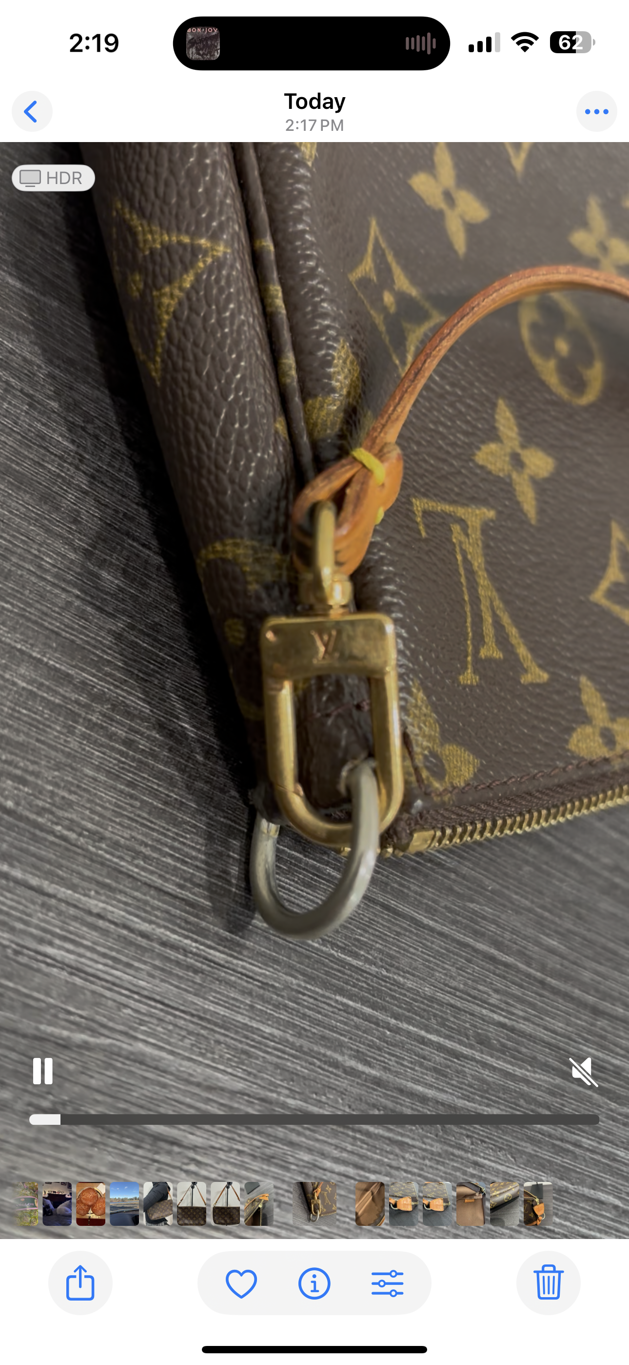 1124 LOUIS VUITTON Pochette